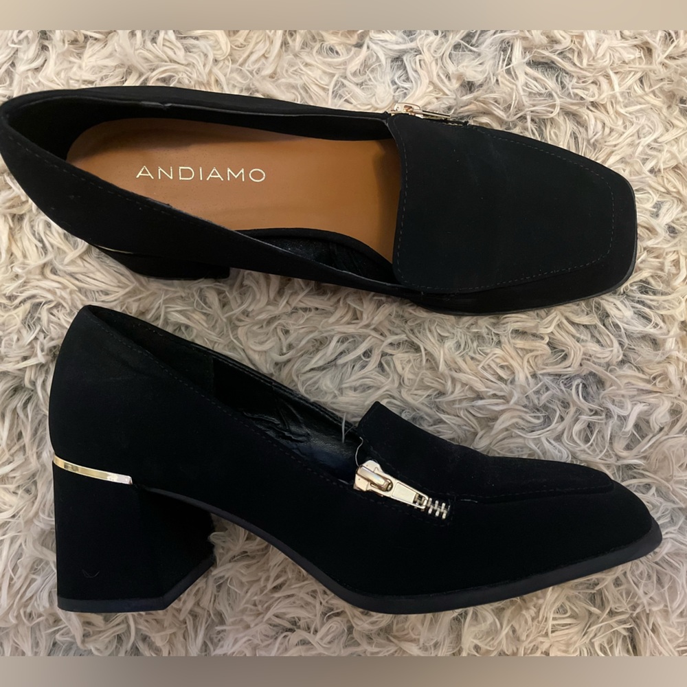 NWOB Andiamo Abrant Loafers 7.5 Black/Gold Suede